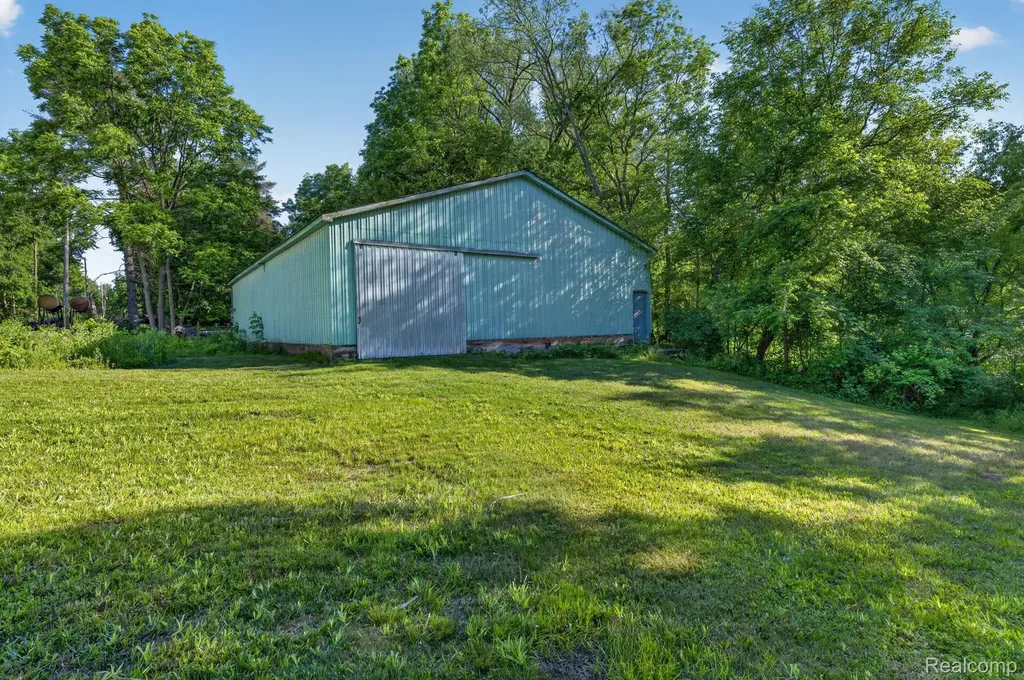 11035 White Oak Drive Vienna Charter Township MI 48420