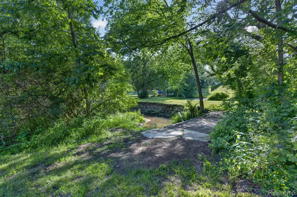 11035 White Oak Drive Vienna Charter Township MI 48420