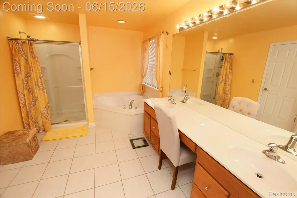 6240 Moonstone Court Grand Blanc Charter Township MI 48439