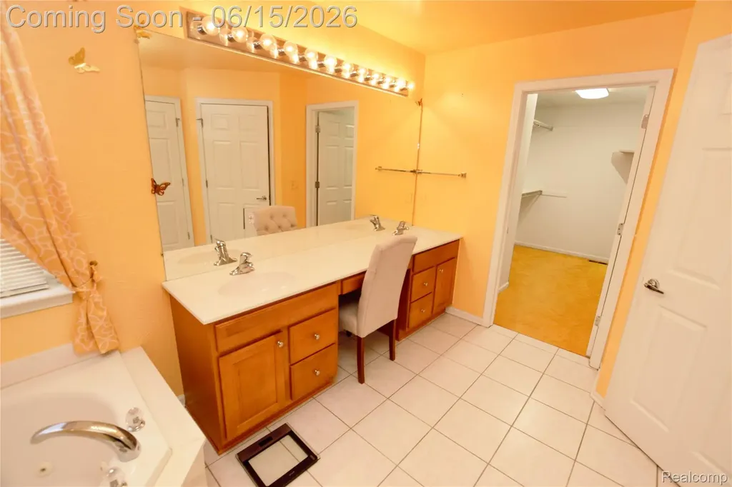 6240 Moonstone Court Grand Blanc Charter Township MI 48439