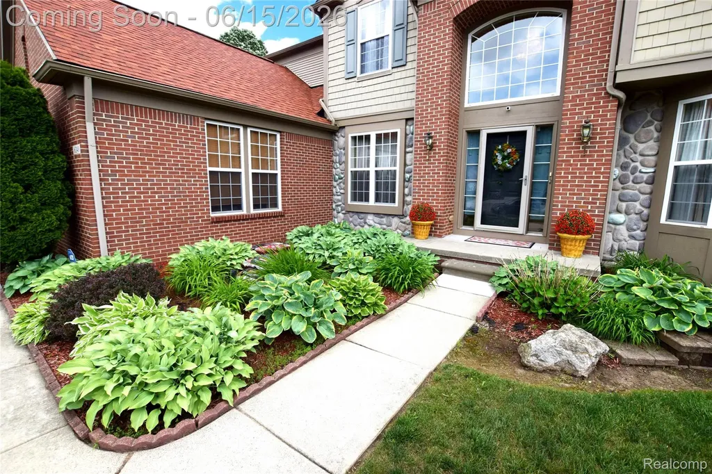 6240 Moonstone Court Grand Blanc Charter Township MI 48439