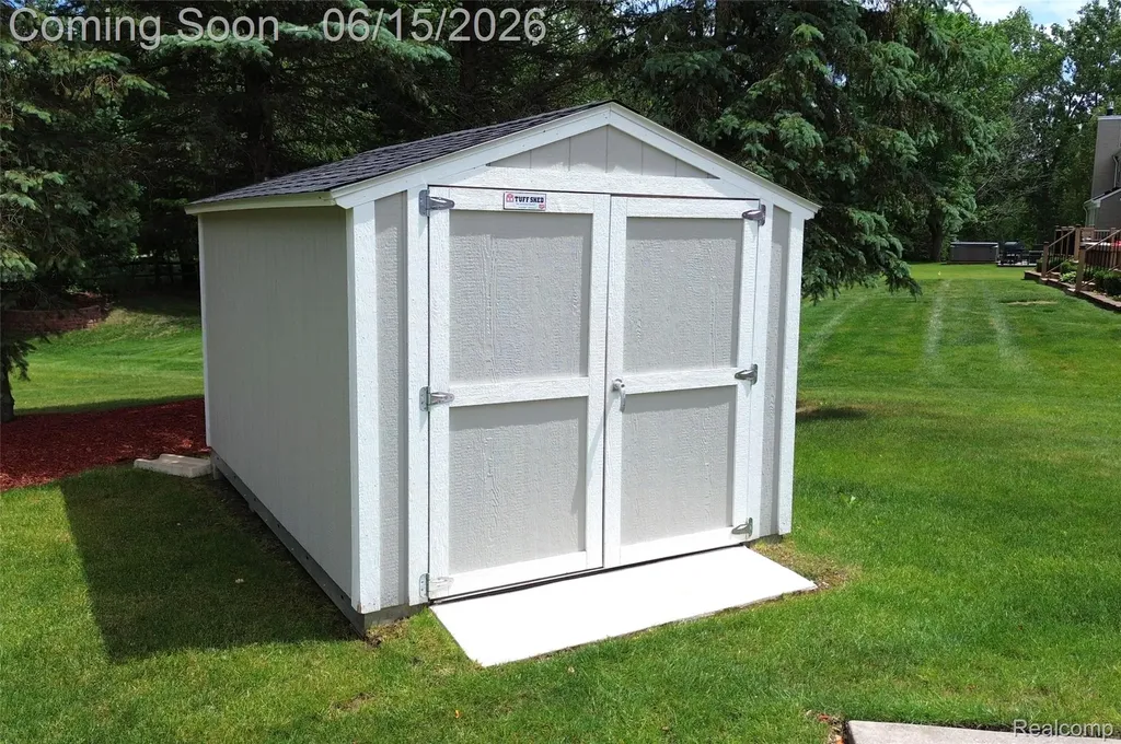 6240 Moonstone Court Grand Blanc Charter Township MI 48439