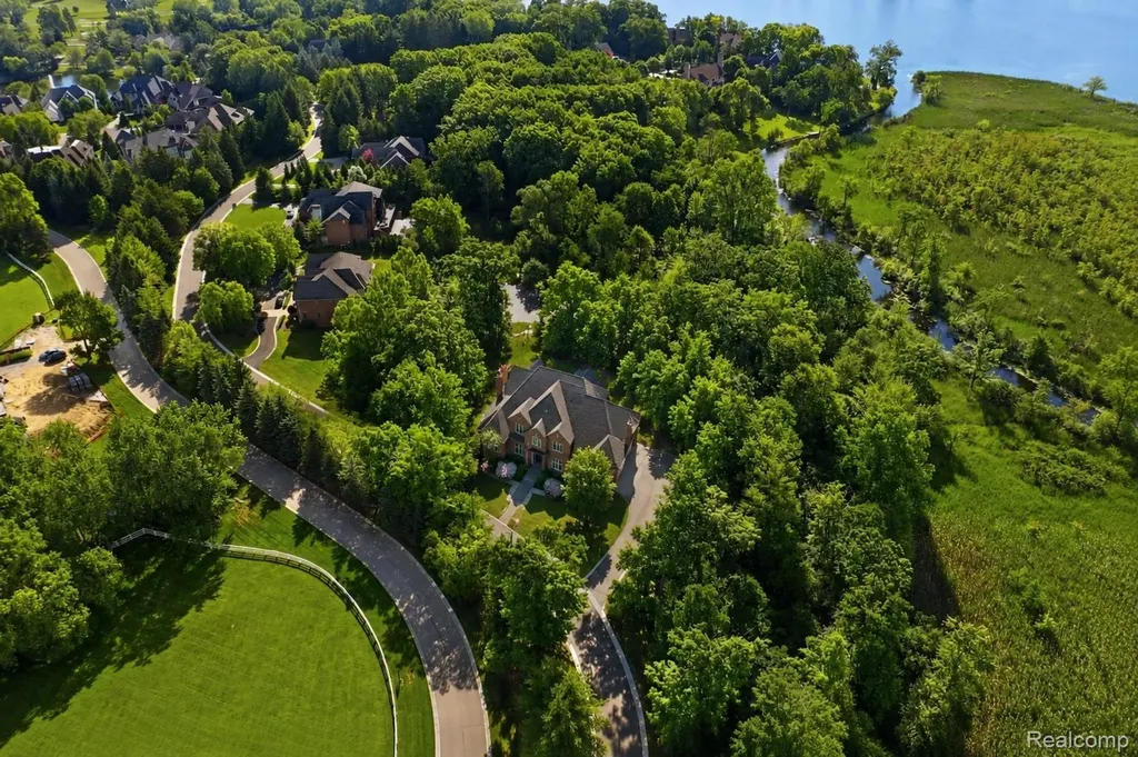 1920 Heron Ridge Drive Bloomfield Hills City MI 48302