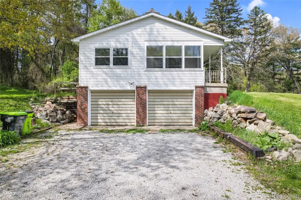 2300 Old Plank Road Milford Charter Township MI 48381
