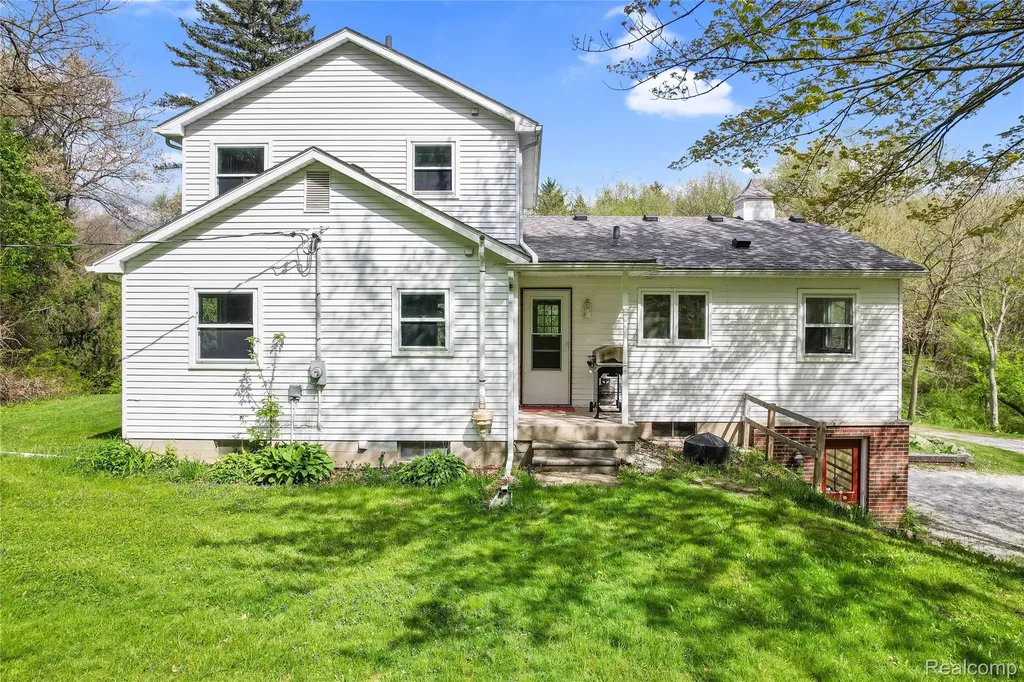 2300 Old Plank Road Milford Charter Township MI 48381