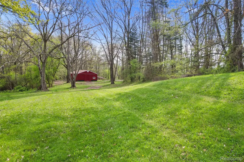 2300 Old Plank Road Milford Charter Township MI 48381