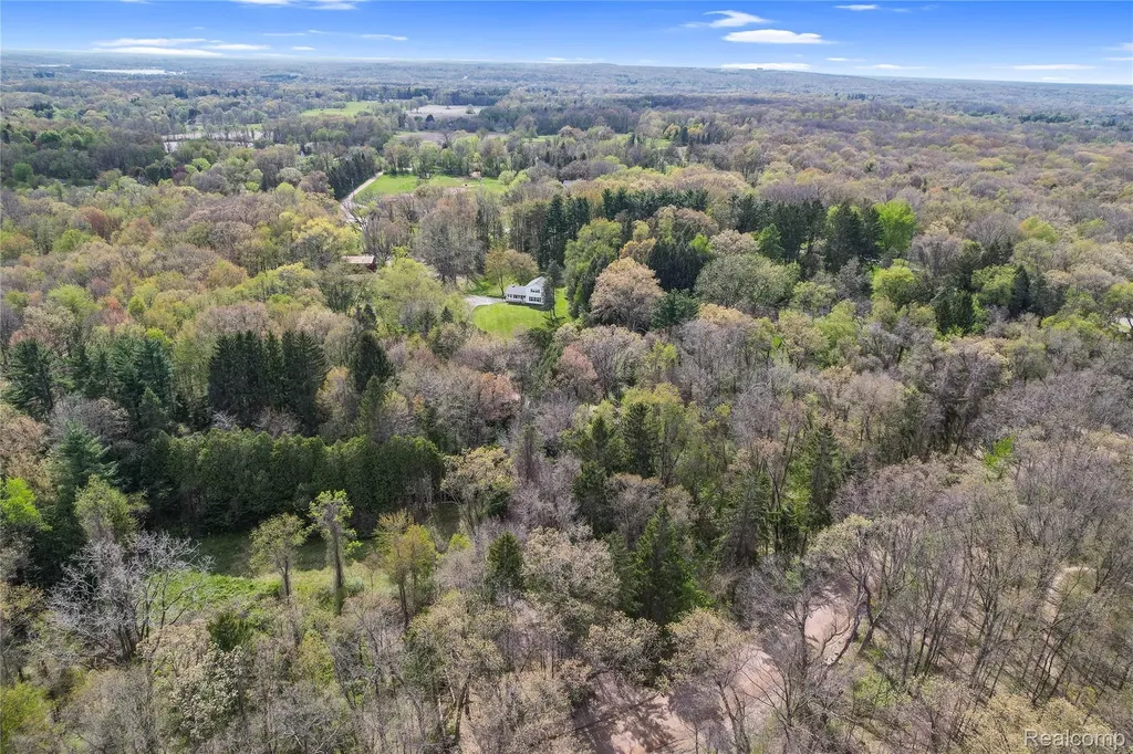 2300 Old Plank Road Milford Charter Township MI 48381