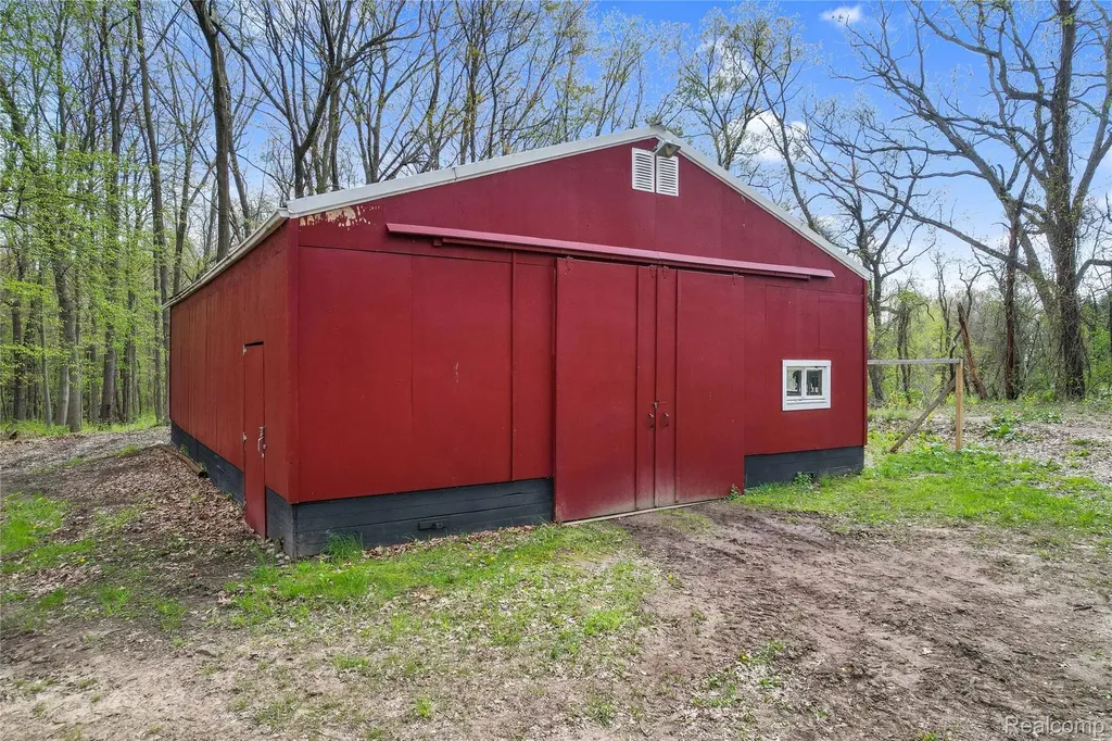 2300 Old Plank Road Milford Charter Township MI 48381