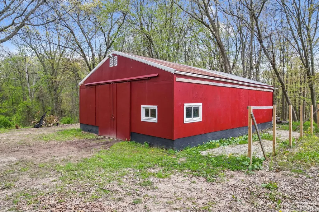 2300 Old Plank Road Milford Charter Township MI 48381