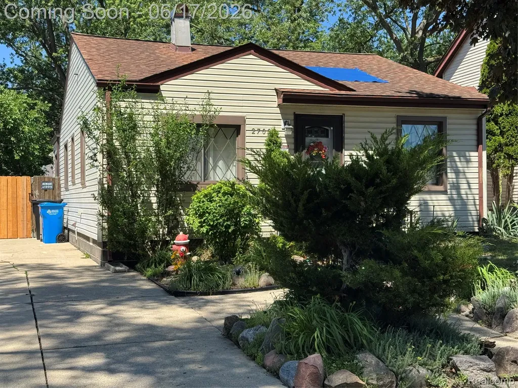 27039 Alden Street Madison Heights City MI 48071
