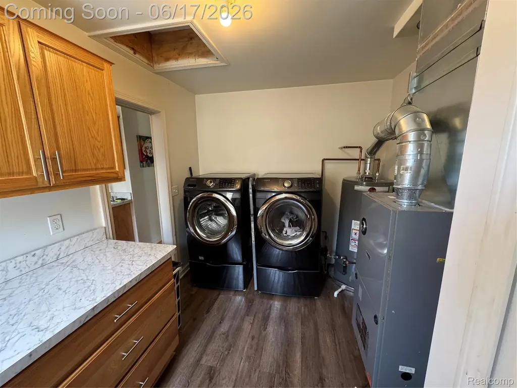 27039 Alden Street Madison Heights City MI 48071