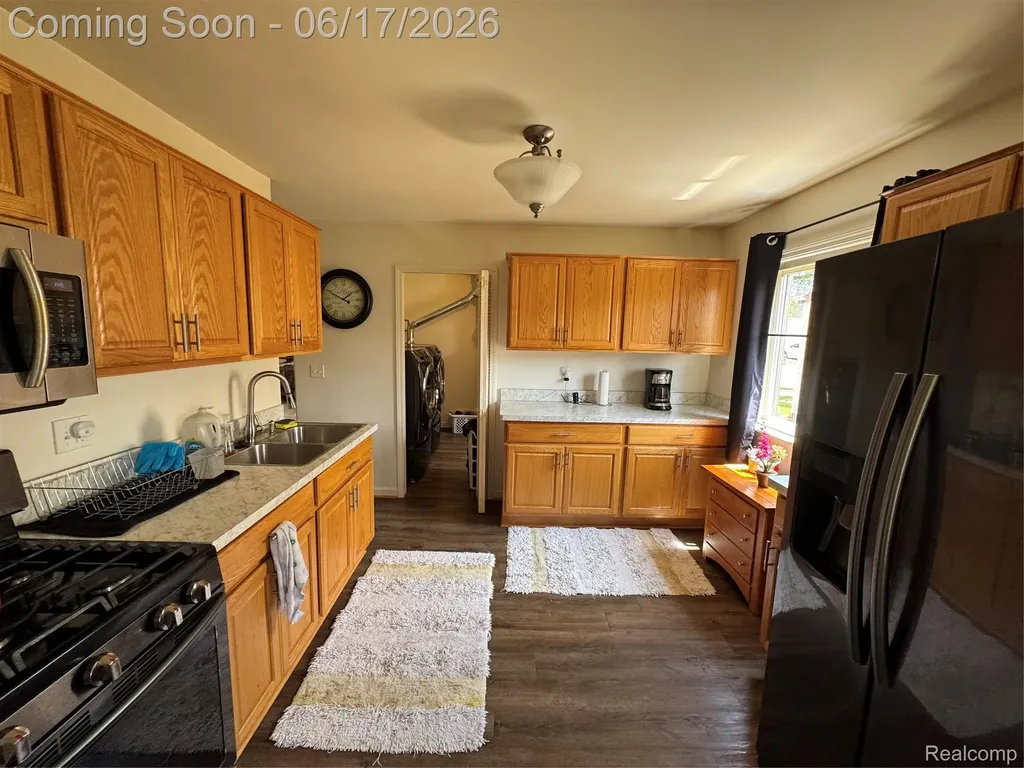 27039 Alden Street Madison Heights City MI 48071