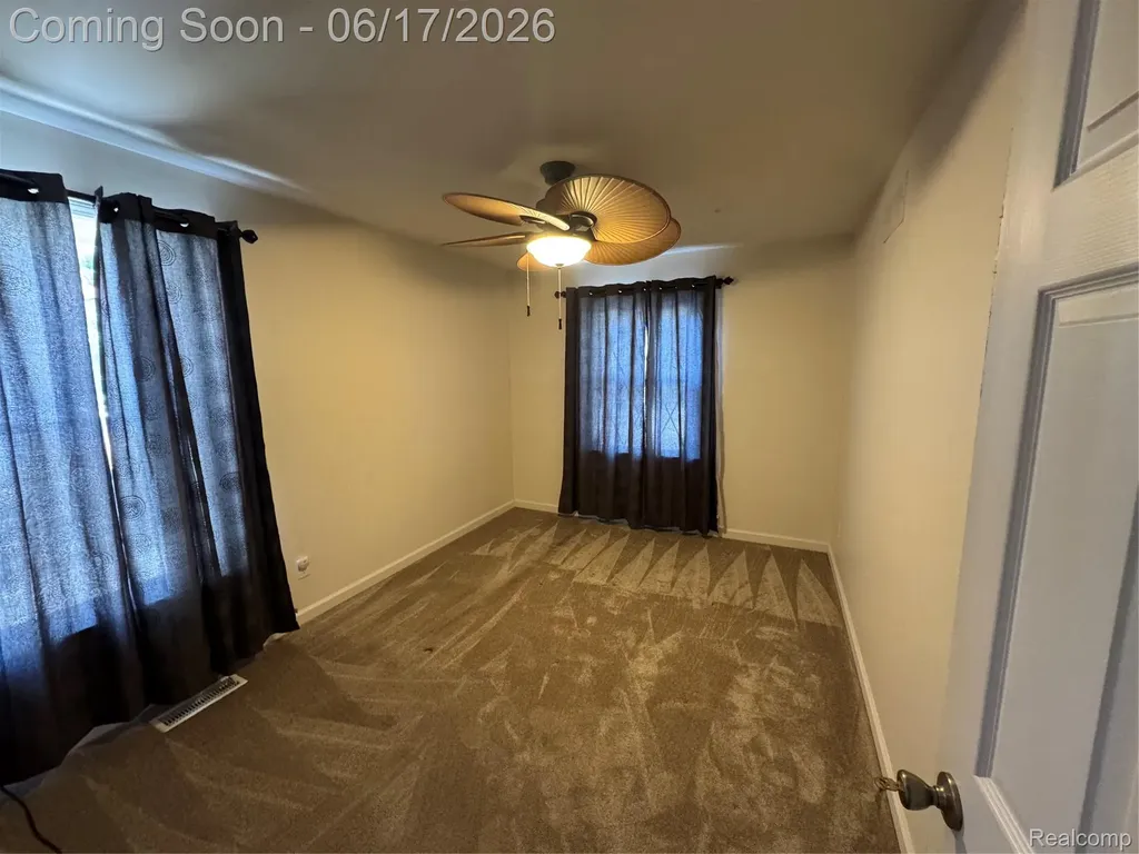 27039 Alden Street Madison Heights City MI 48071