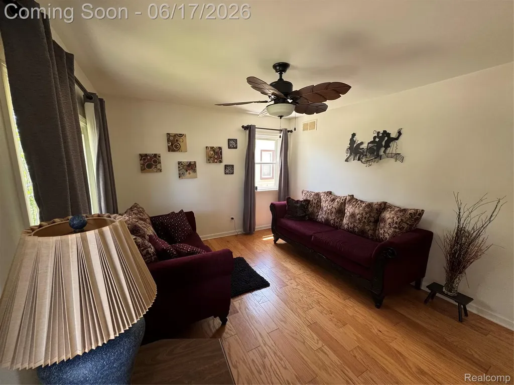27039 Alden Street Madison Heights City MI 48071