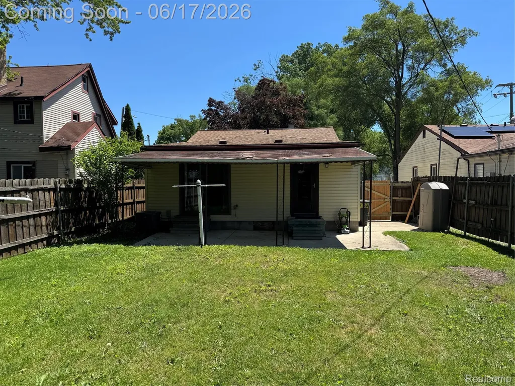 27039 Alden Street Madison Heights City MI 48071