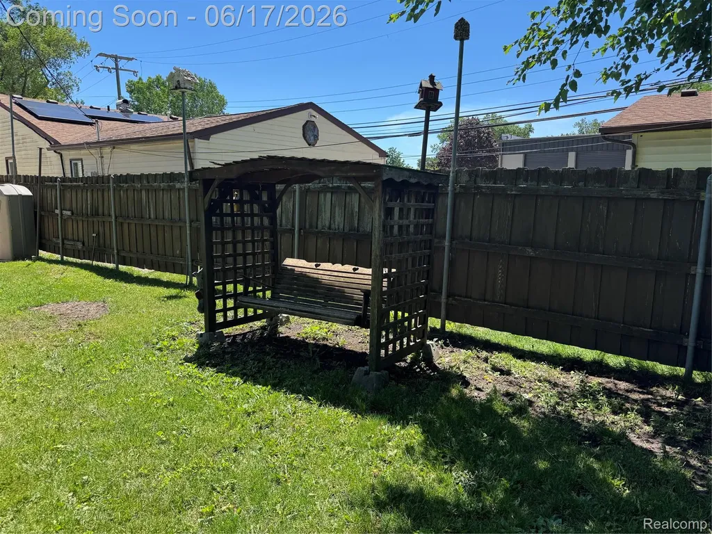 27039 Alden Street Madison Heights City MI 48071