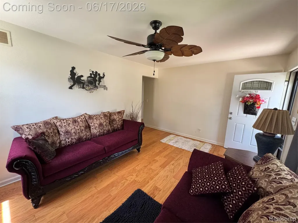 27039 Alden Street Madison Heights City MI 48071