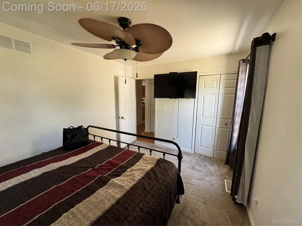 27039 Alden Street Madison Heights City MI 48071