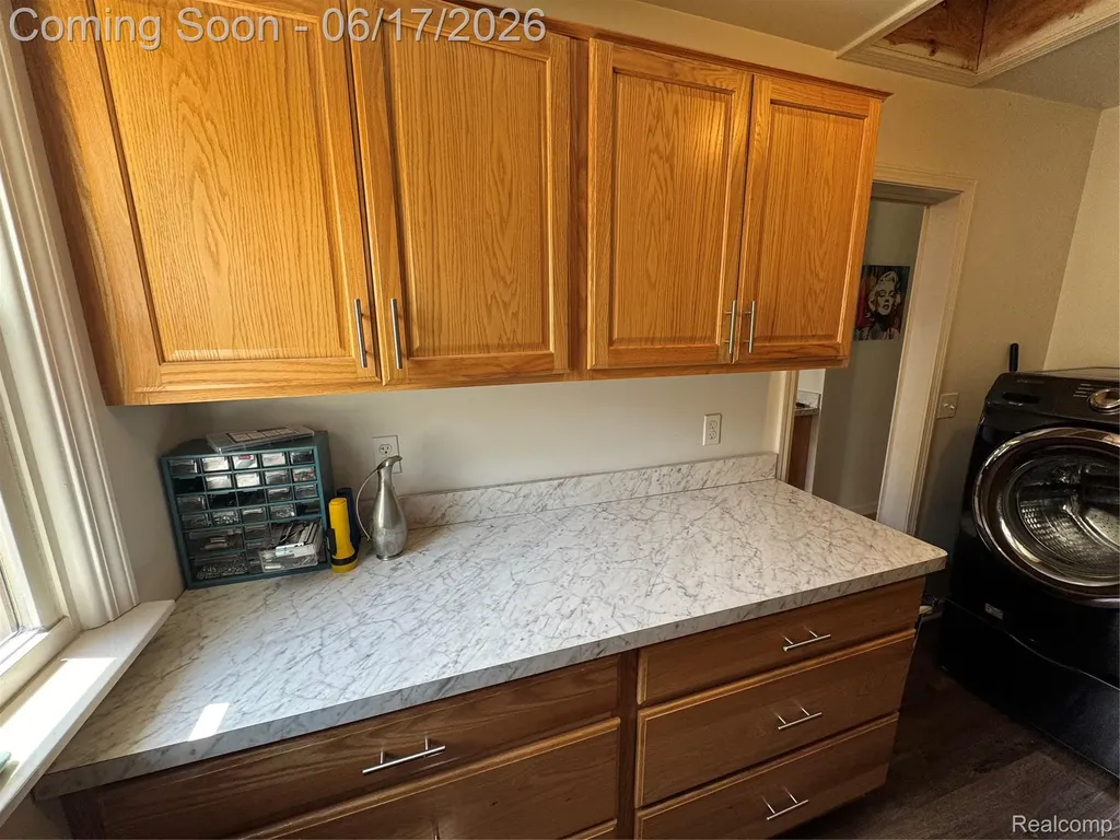 27039 Alden Street Madison Heights City MI 48071