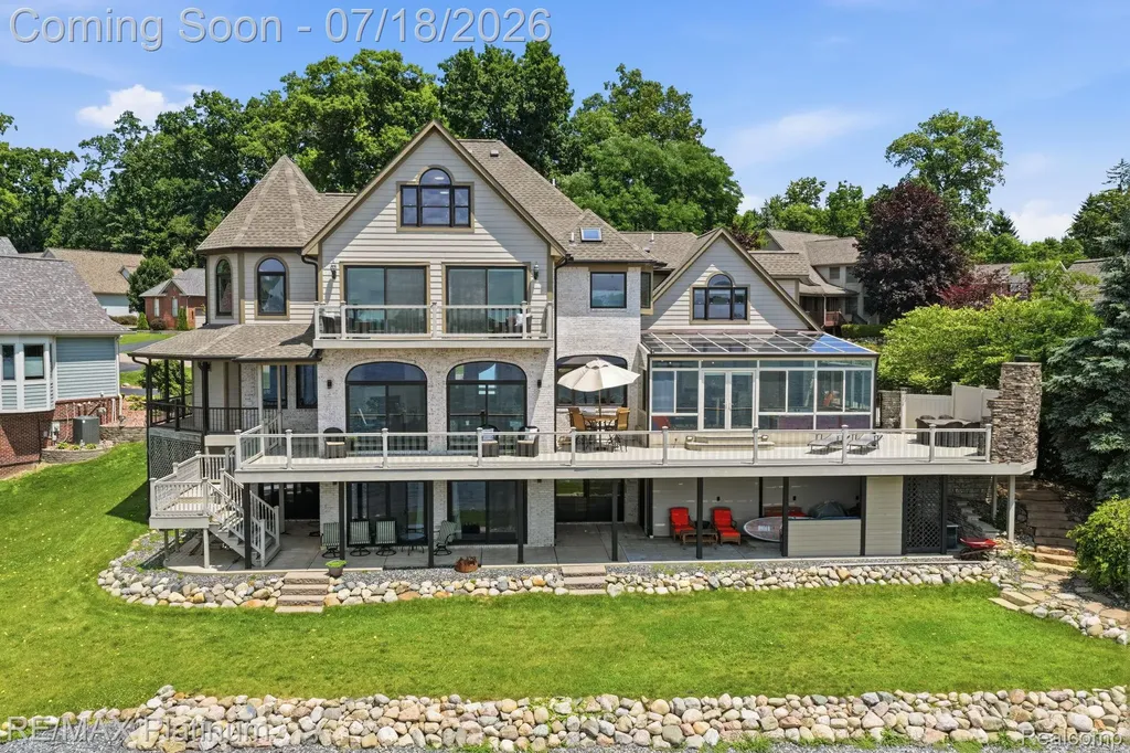 997 Thompson Shore Drive Oceola Township MI 48843
