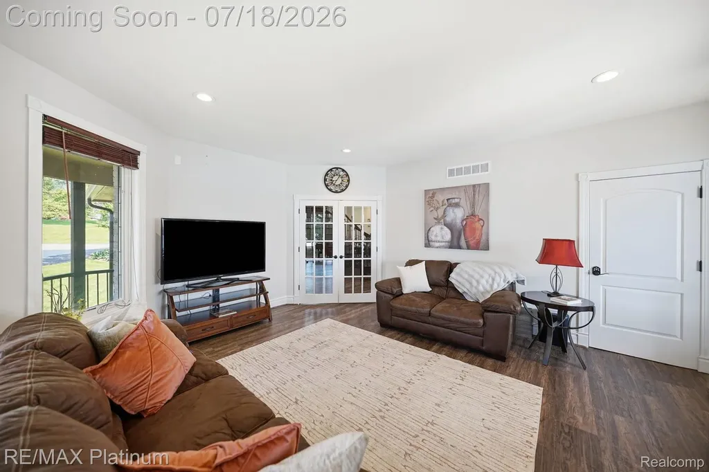 997 Thompson Shore Drive Oceola Township MI 48843