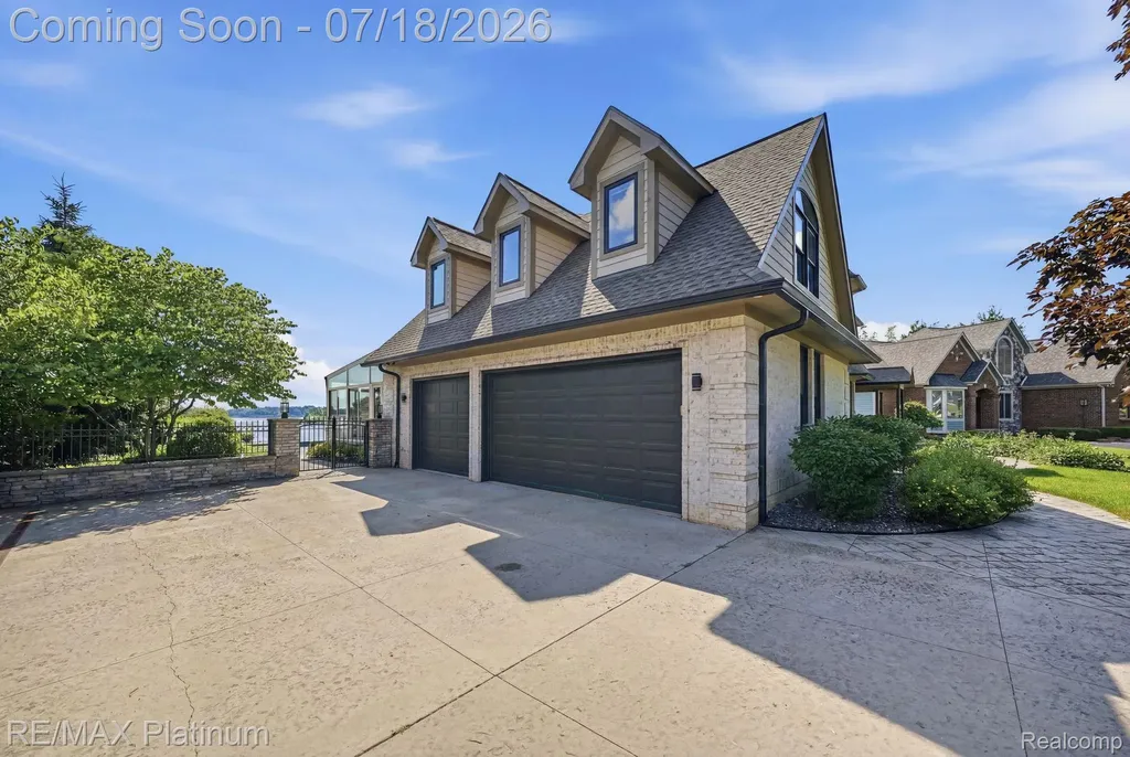 997 Thompson Shore Drive Oceola Township MI 48843
