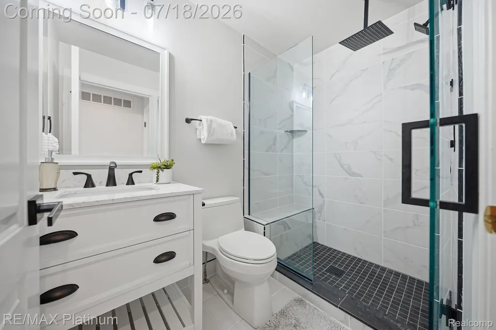 997 Thompson Shore Drive Oceola Township MI 48843