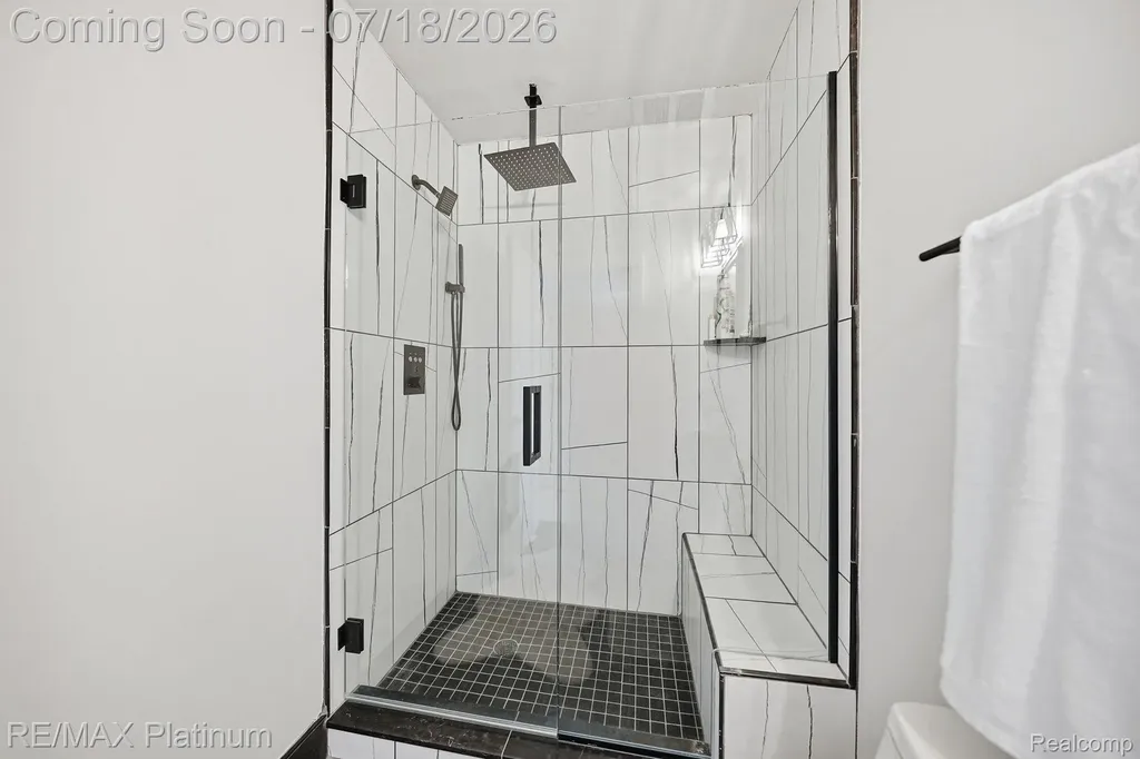 997 Thompson Shore Drive Oceola Township MI 48843