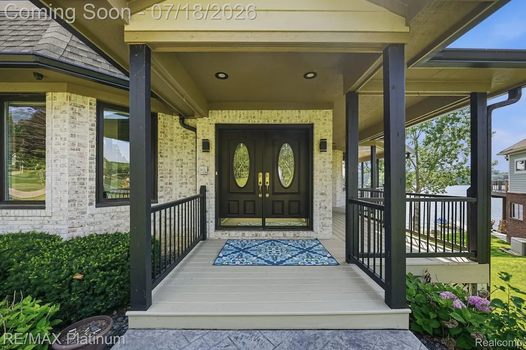 997 Thompson Shore Drive Oceola Township MI 48843