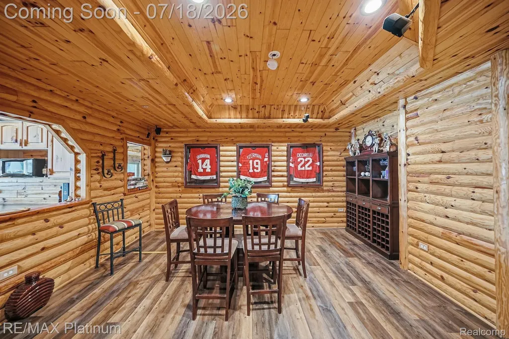 997 Thompson Shore Drive Oceola Township MI 48843