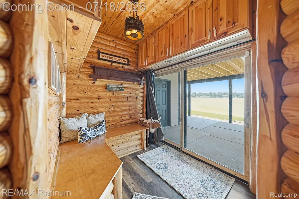 997 Thompson Shore Drive Oceola Township MI 48843