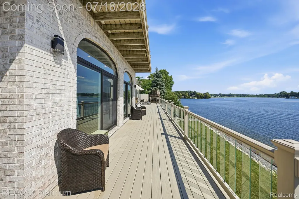 997 Thompson Shore Drive Oceola Township MI 48843