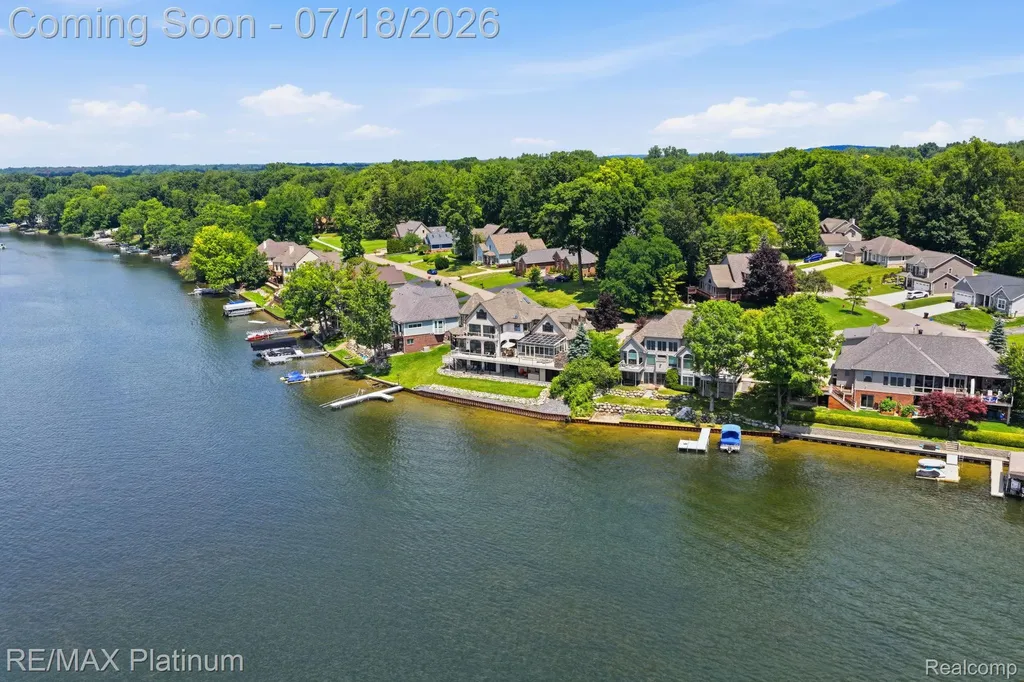 997 Thompson Shore Drive Oceola Township MI 48843