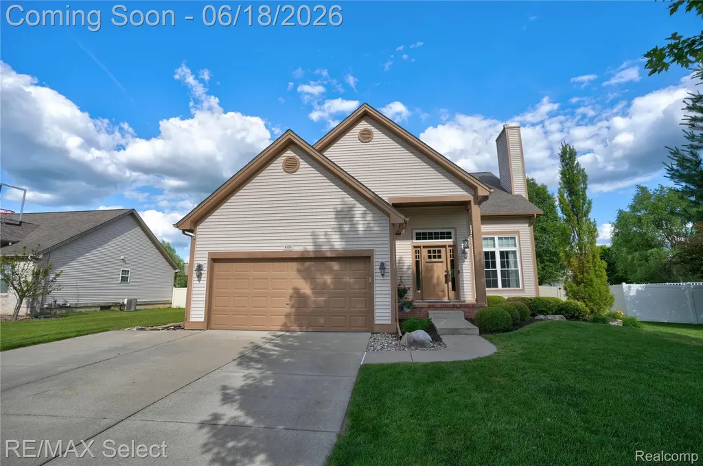 4135 Maplewood Meadows Avenue Burton City MI 48439