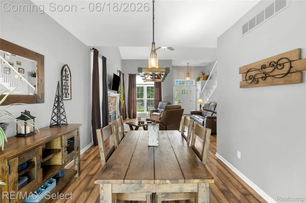 4135 Maplewood Meadows Avenue Burton City MI 48439