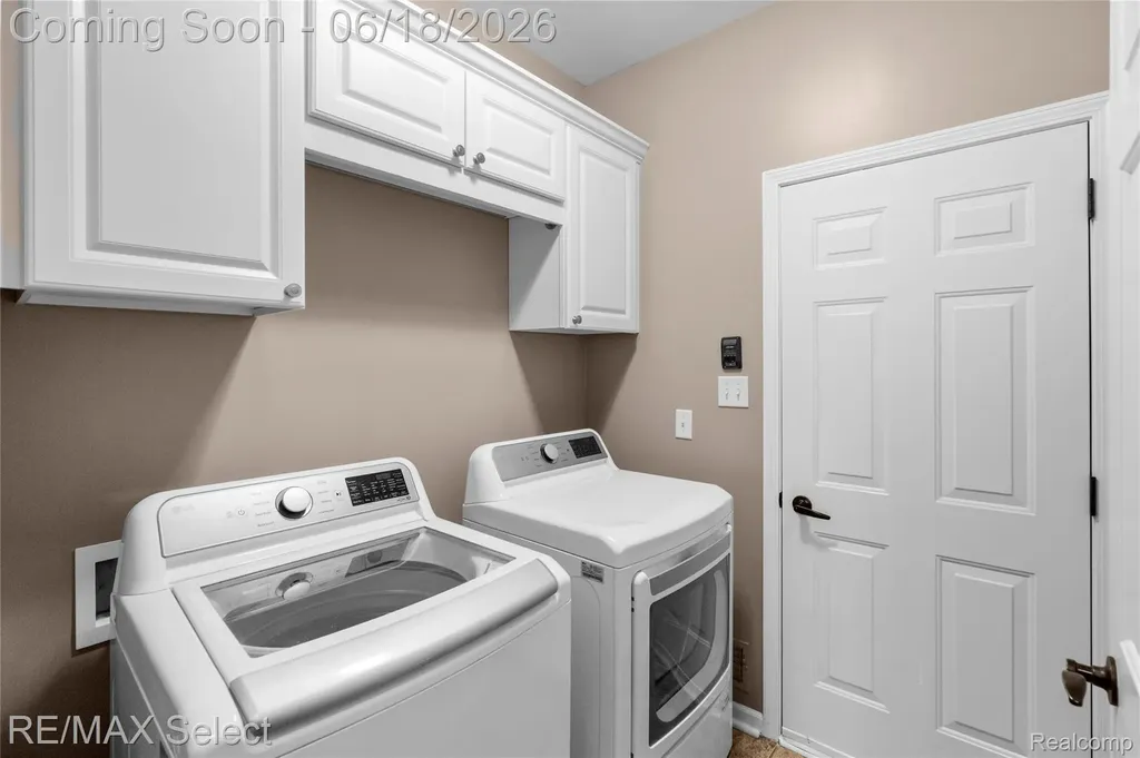 4135 Maplewood Meadows Avenue Burton City MI 48439