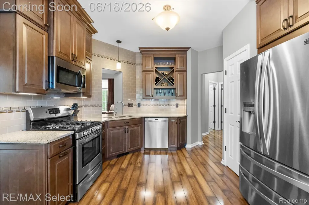 4135 Maplewood Meadows Avenue Burton City MI 48439