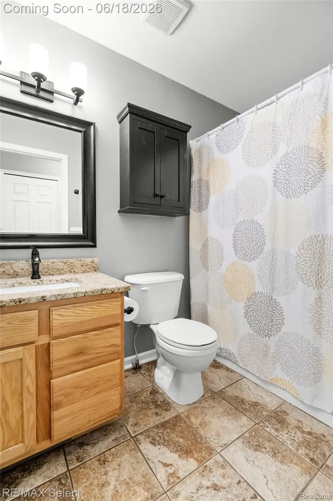 4135 Maplewood Meadows Avenue Burton City MI 48439