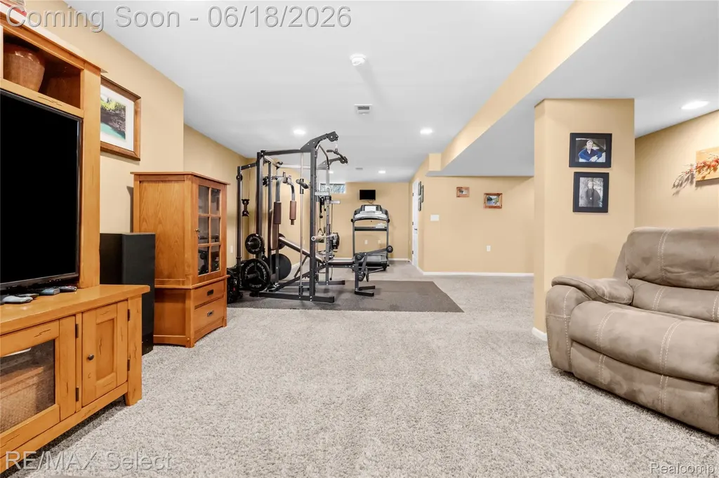 4135 Maplewood Meadows Avenue Burton City MI 48439