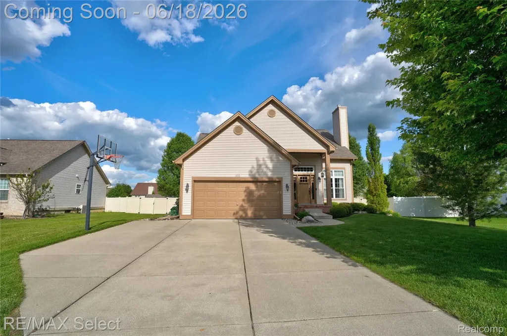 4135 Maplewood Meadows Avenue Burton City MI 48439