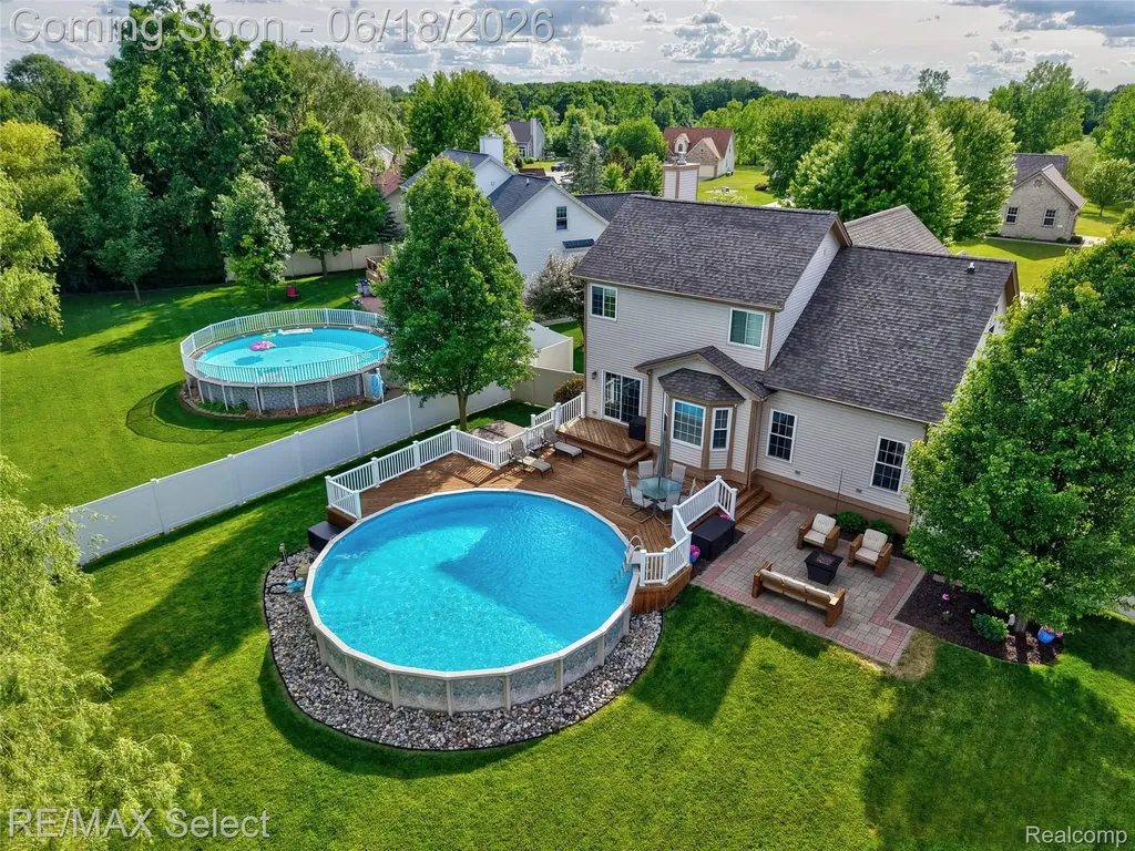 4135 Maplewood Meadows Avenue Burton City MI 48439