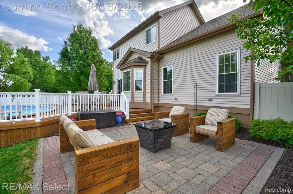 4135 Maplewood Meadows Avenue Burton City MI 48439