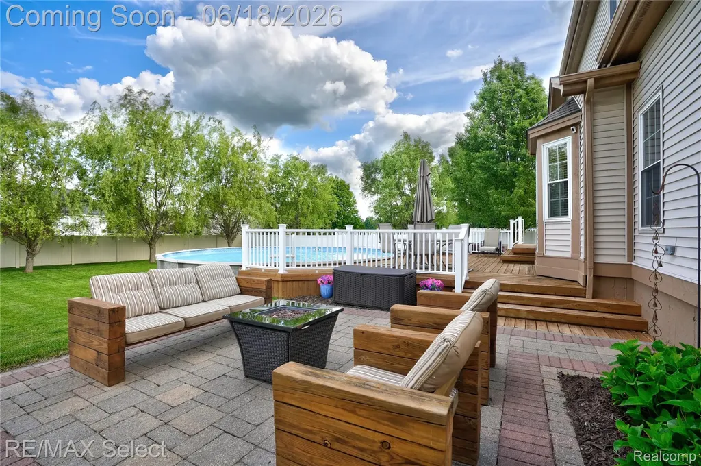 4135 Maplewood Meadows Avenue Burton City MI 48439
