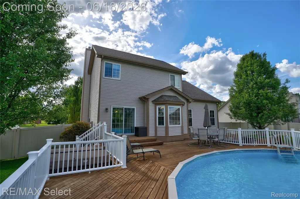 4135 Maplewood Meadows Avenue Burton City MI 48439