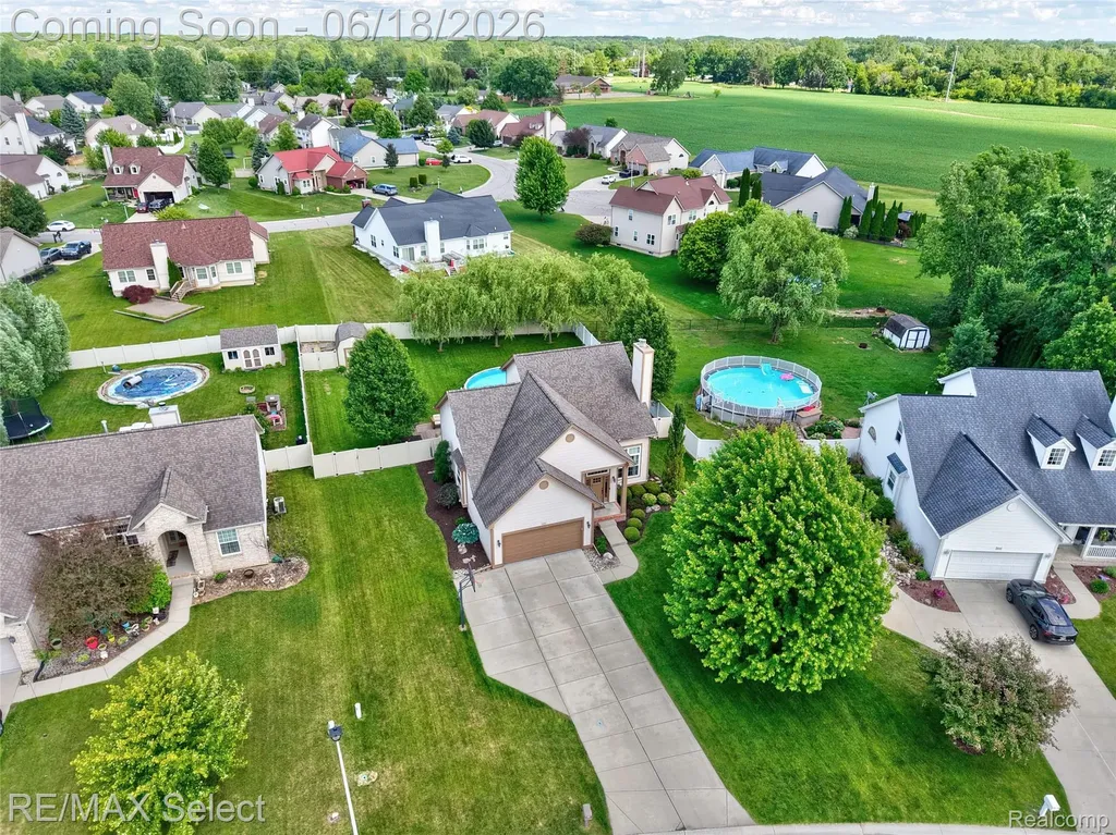 4135 Maplewood Meadows Avenue Burton City MI 48439