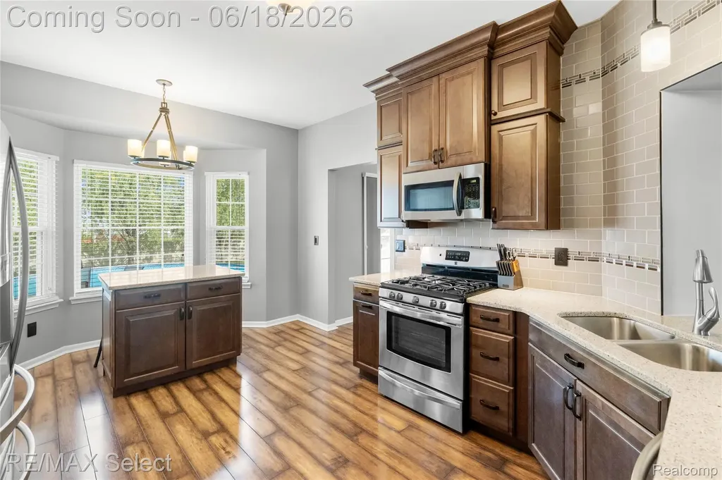 4135 Maplewood Meadows Avenue Burton City MI 48439