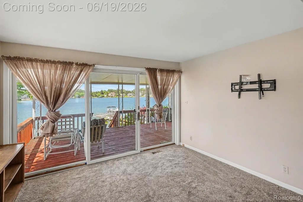 14174 Dartmouth Drive Fenton Charter Township MI 48430