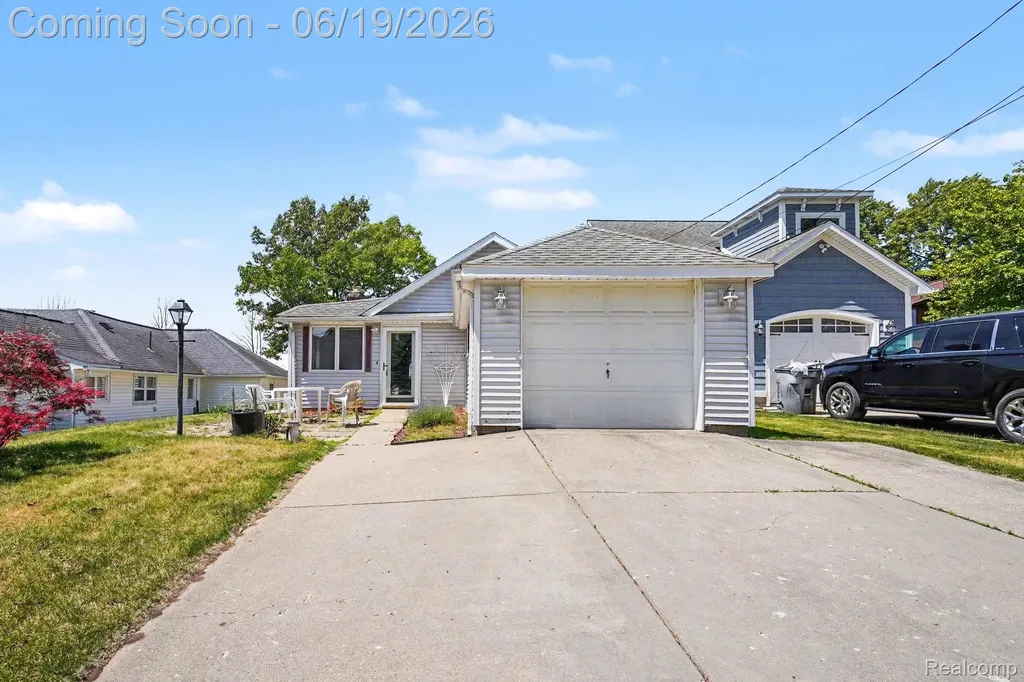 14174 Dartmouth Drive Fenton Charter Township MI 48430