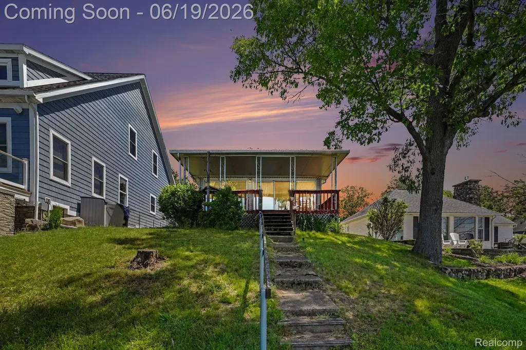 14174 Dartmouth Drive Fenton Charter Township MI 48430