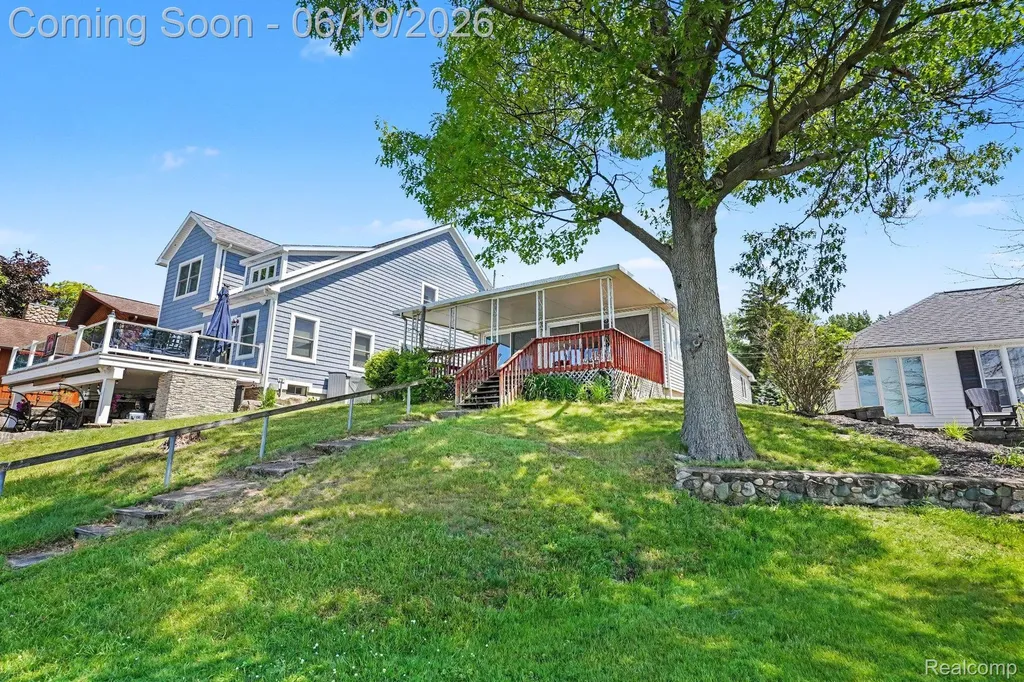 14174 Dartmouth Drive Fenton Charter Township MI 48430